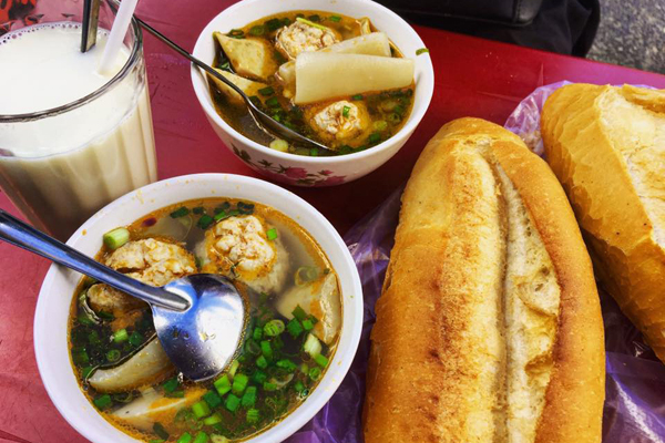 Bay từ Hà Nội vào Đà Lạt mất bao lâu