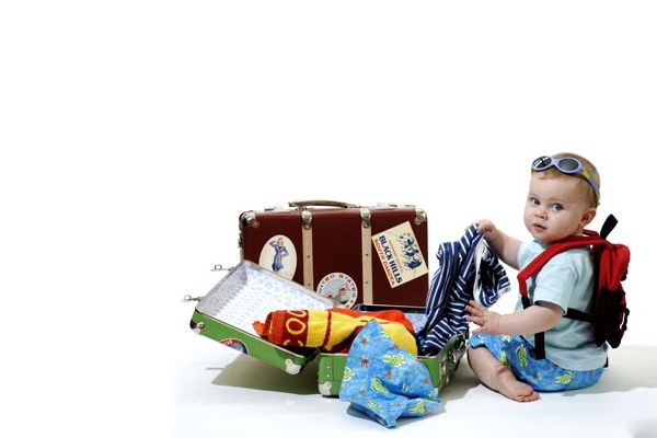 Trẻ em dưới 2 tuổi có phải mua vé máy bay