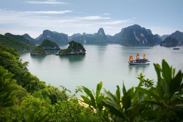 Săn vé máy bay giá rẻ tháng 5